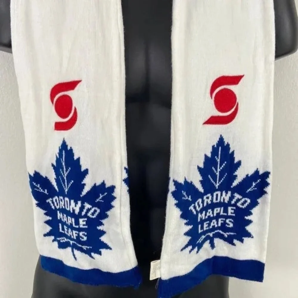 Toronto Maple Leafs Scarf - Picture 2 of 4
